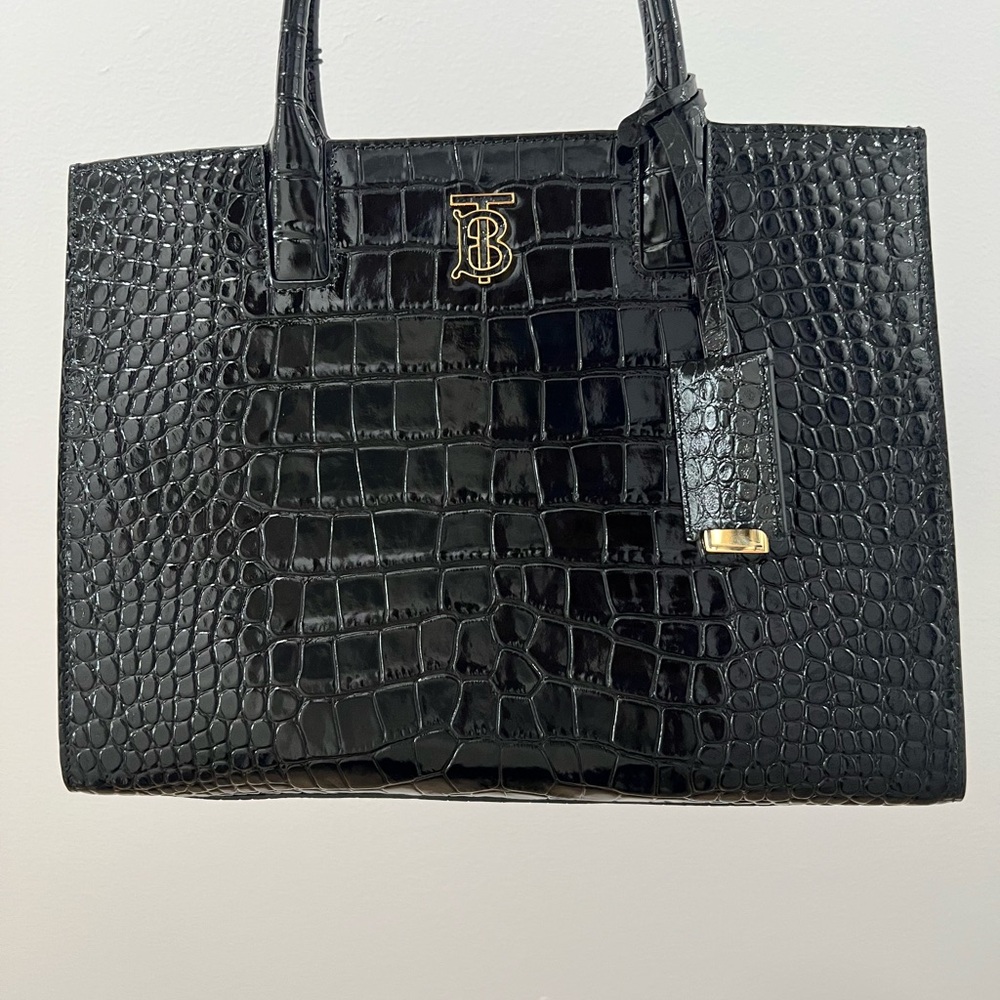 Burberry purse